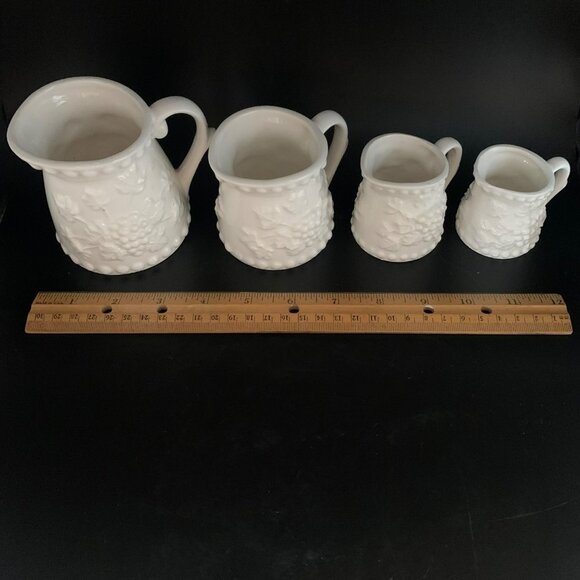 Vintage Sonsco Porcelain Grape Cluster Measuring Cups with Handles Set of 4 - Picture 10 of 11